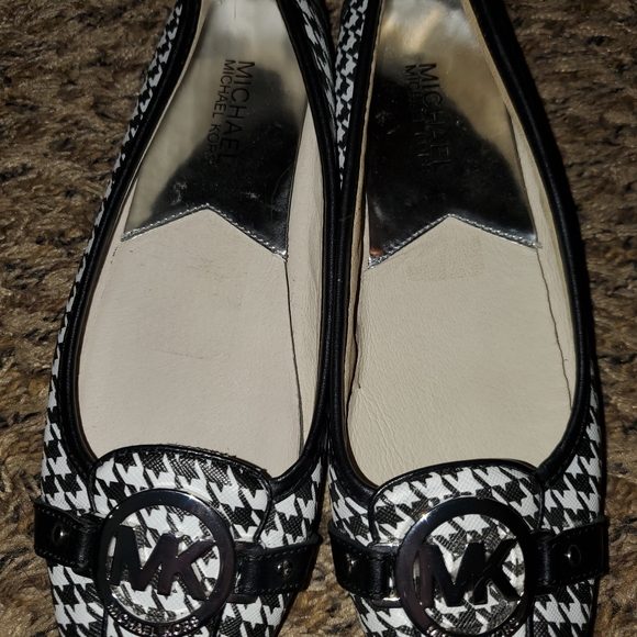 Michael Kors Houndstooth Black and White Flats - Picture 1 of 4